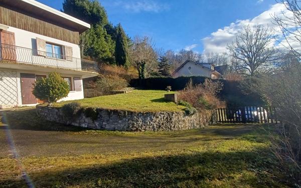 Maison à vendre    3 pièces • 105,28 m2 Saint-Étienne-de-Saint-Geoirs