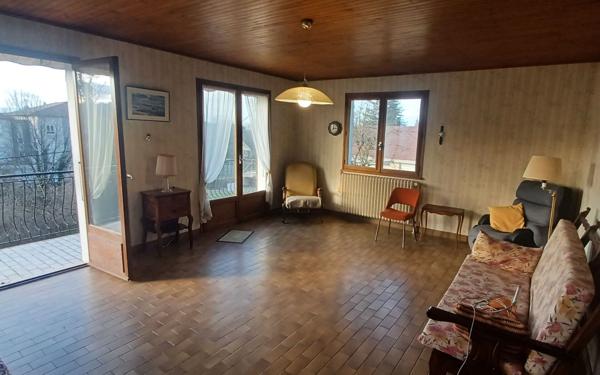 Maison à vendre    3 pièces • 105,28 m2 Saint-Étienne-de-Saint-Geoirs