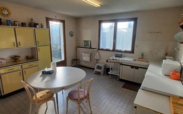 Maison à vendre    3 pièces • 105,28 m2 Saint-Étienne-de-Saint-Geoirs