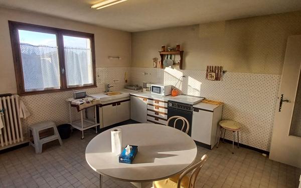 Maison à vendre    3 pièces • 105,28 m2 Saint-Étienne-de-Saint-Geoirs