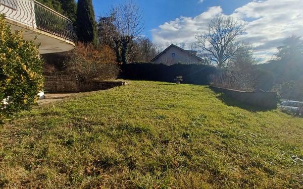 Maison à vendre    3 pièces • 105,28 m2 Saint-Étienne-de-Saint-Geoirs