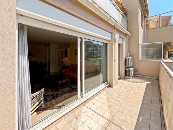 Appartement 2P, Double garage, cave , résidence avec piscine