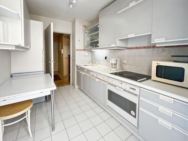 Appartement 2P, Double garage, cave , résidence avec piscine