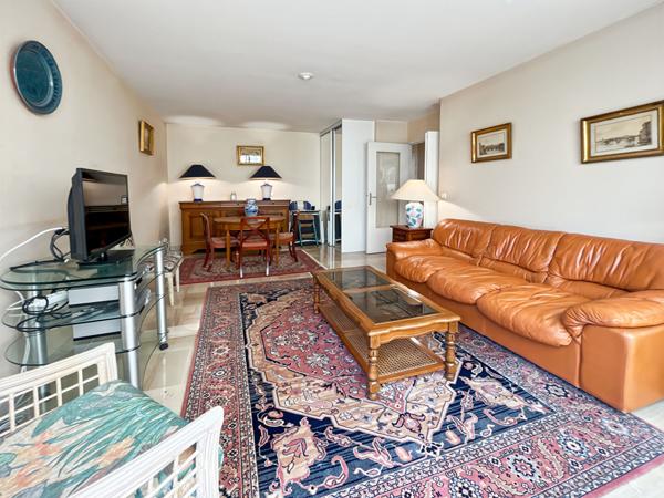 Appartement 2P, Double garage, cave , résidence avec piscine