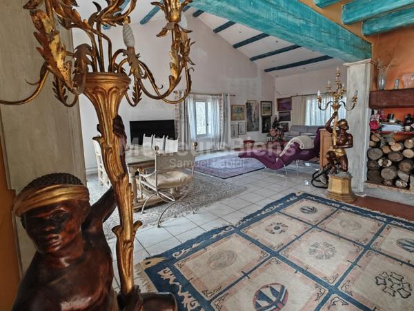 Magnifique propriéte 675 m²env+piscine+7000m² jardin+22hec forêt