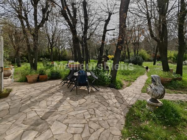 Magnifique propriéte 675 m²env+piscine+7000m² jardin+22hec forêt