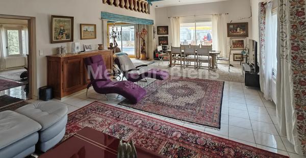 Magnifique propriéte 675 m²env+piscine+7000m² jardin+22hec forêt