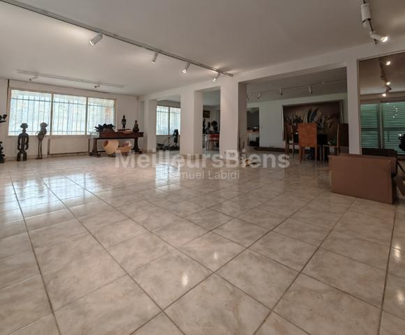 Magnifique propriéte 675 m²env+piscine+7000m² jardin+22hec forêt