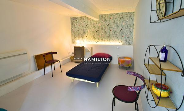 ANCIEN RESTAURANT - EMPLACEMENT N°1 - IDÉAL BOUTIQUE, ATELIER OU PROFESSION LIBÉRALE AVEC LOGEMENT ATTENANT ET SOUS-SOL CONVERTI Cahuzac sur vere