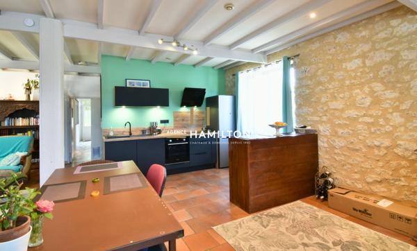 ANCIEN RESTAURANT - EMPLACEMENT N°1 - IDÉAL BOUTIQUE, ATELIER OU PROFESSION LIBÉRALE AVEC LOGEMENT ATTENANT ET SOUS-SOL CONVERTI Cahuzac sur vere