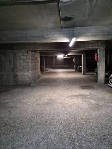 Place de parking - St Maurice - Proche place Montgolfier