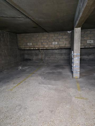 Place de parking - St Maurice - Proche place Montgolfier