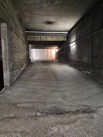 Place de parking - St Maurice - Proche place Montgolfier