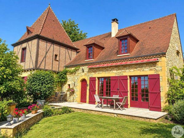Périgourdine avec pigeonnier en Dordogne.