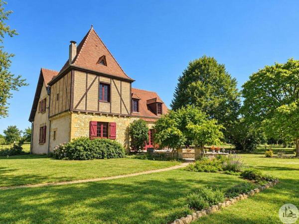 Périgourdine avec pigeonnier en Dordogne.