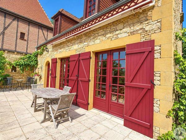 Périgourdine avec pigeonnier en Dordogne.