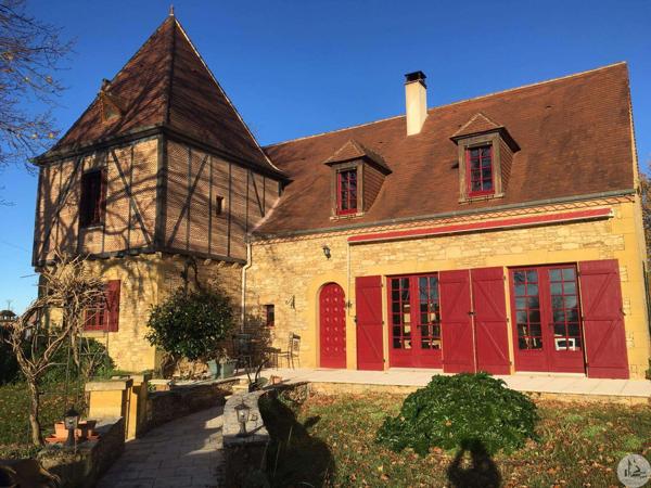 Périgourdine avec pigeonnier en Dordogne.