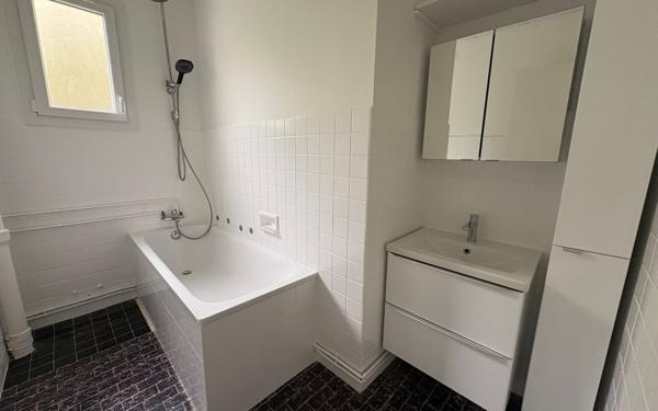 Appartement à louer    3 pièces • 68,72 m2 Nice