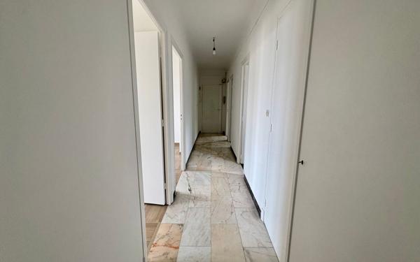 Appartement à louer    3 pièces • 68,72 m2 Nice