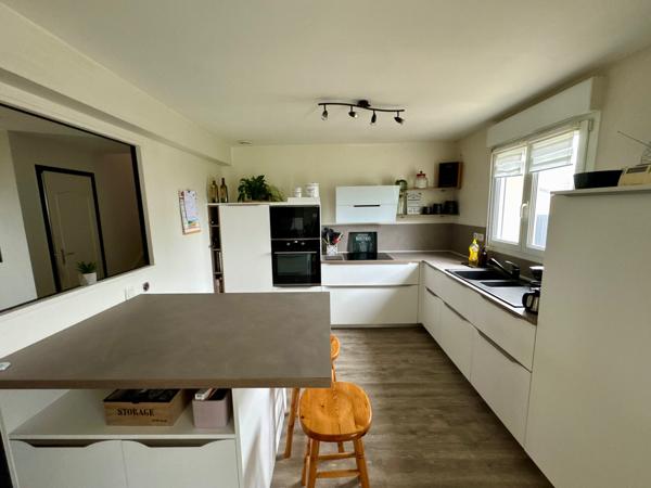 Pavillon 4 chambres + bureau sur terrain de 557m2