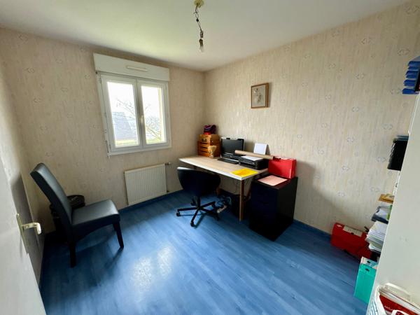 Pavillon 4 chambres + bureau sur terrain de 557m2