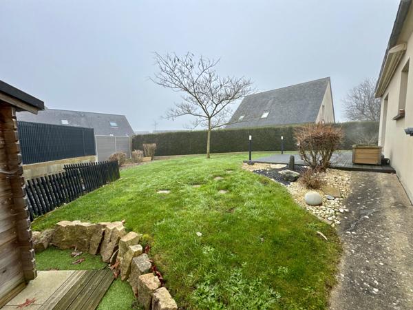 Pavillon 4 chambres + bureau sur terrain de 557m2