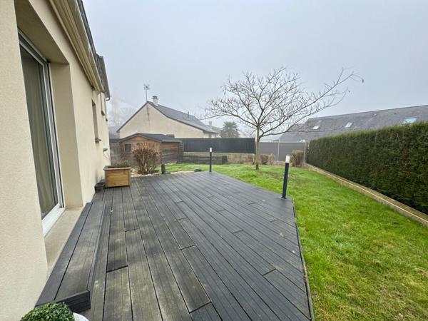 Pavillon 4 chambres + bureau sur terrain de 557m2