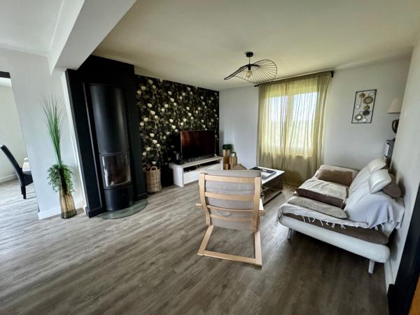 Pavillon 4 chambres + bureau sur terrain de 557m2