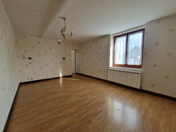 centre de Changé 2ch a renover avec garages