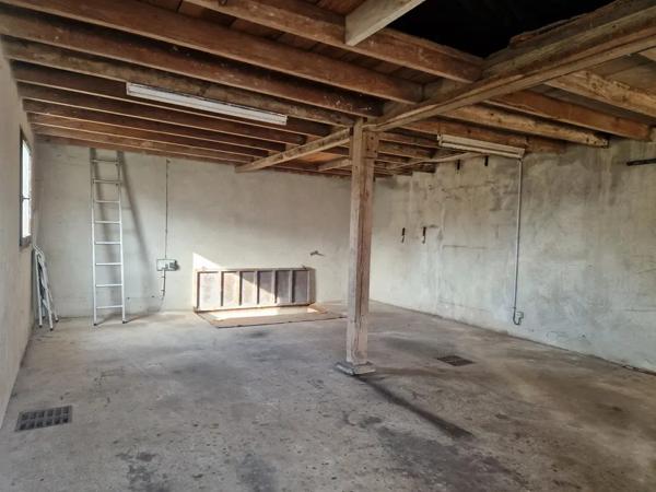 centre de Changé 2ch a renover avec garages