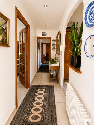 Maison tout confort dans quartier calme sur un grand terrain de plus de 1000m2