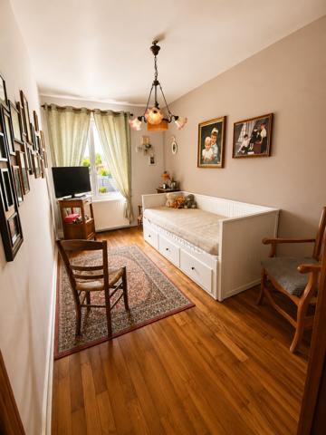 Maison tout confort dans quartier calme sur un grand terrain de plus de 1000m2