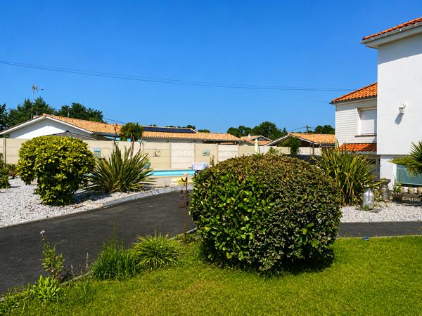 Maison tout confort dans quartier calme sur un grand terrain de plus de 1000m2