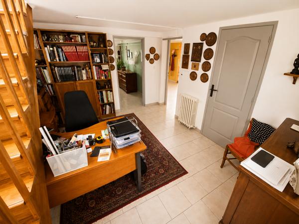Maison tout confort dans quartier calme sur un grand terrain de plus de 1000m2