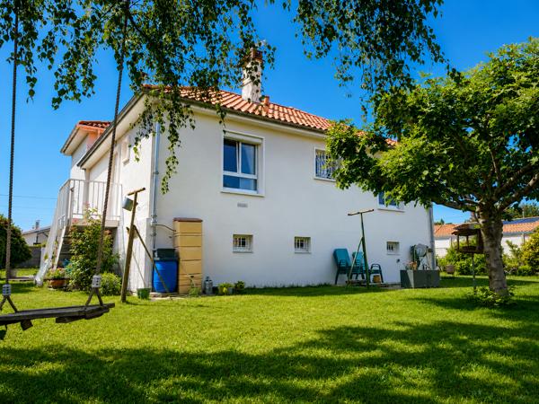 Maison tout confort dans quartier calme sur un grand terrain de plus de 1000m2