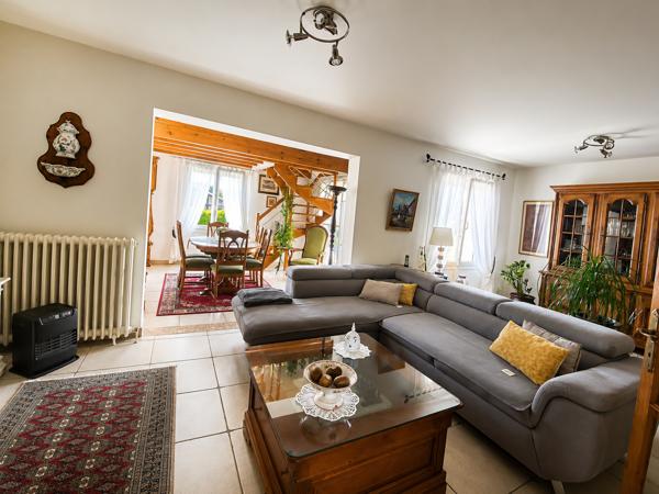 Maison tout confort dans quartier calme sur un grand terrain de plus de 1000m2
