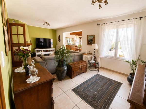 Maison tout confort dans quartier calme sur un grand terrain de plus de 1000m2