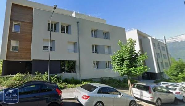 Appartement à louer 2 pièces 61.8m² Saint-Égrève (38120)