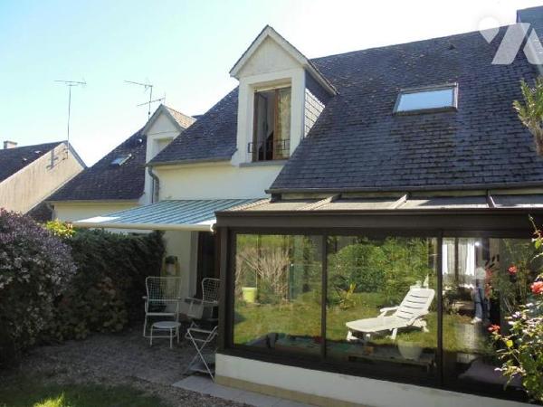 Beaugency, Pavillon, Loiret (45)

Pavillon en très bon état d'entretien, accolé des 2 côtés, co...