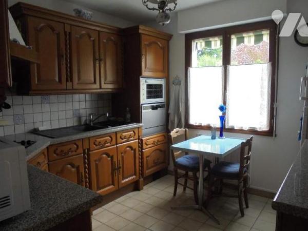 Beaugency, Pavillon, Loiret (45)

Pavillon en très bon état d'entretien, accolé des 2 côtés, co...