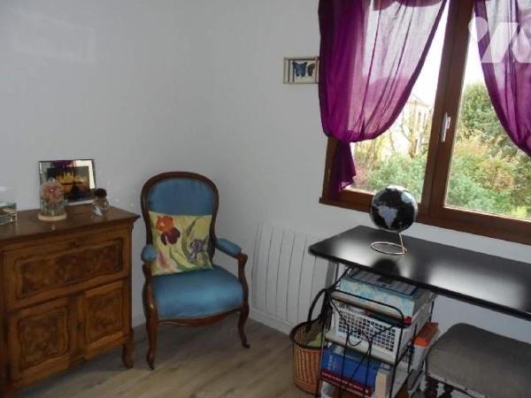 Beaugency, Pavillon, Loiret (45)

Pavillon en très bon état d'entretien, accolé des 2 côtés, co...