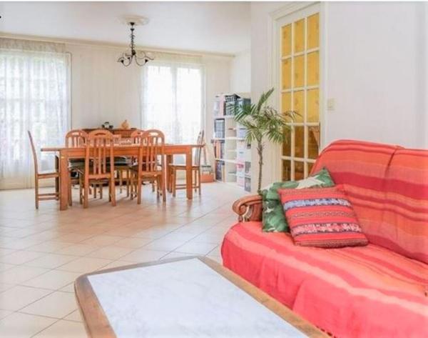 Maison  122 m2 - 6 pièces