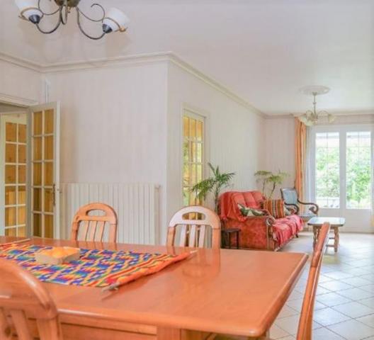 Maison  122 m2 - 6 pièces