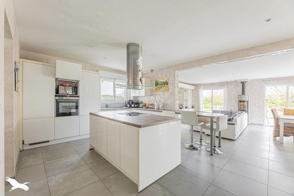 Maison à vendre |  Chargé |  7 pièces | 208 m²