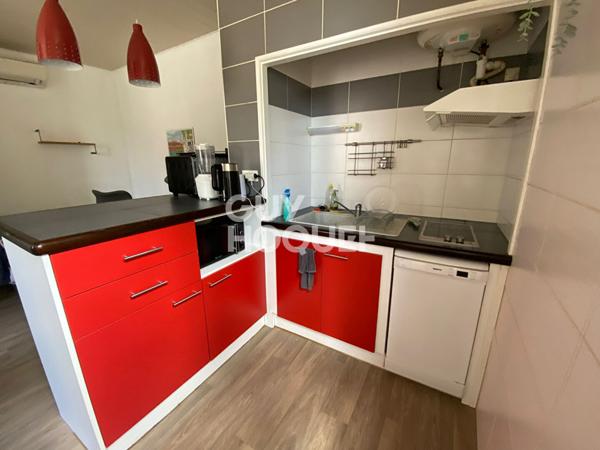 STUDIO MEUBLE A DEUX PAS DE LA PASSERELLE DU PASSAGE