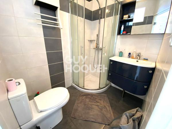 STUDIO MEUBLE A DEUX PAS DE LA PASSERELLE DU PASSAGE