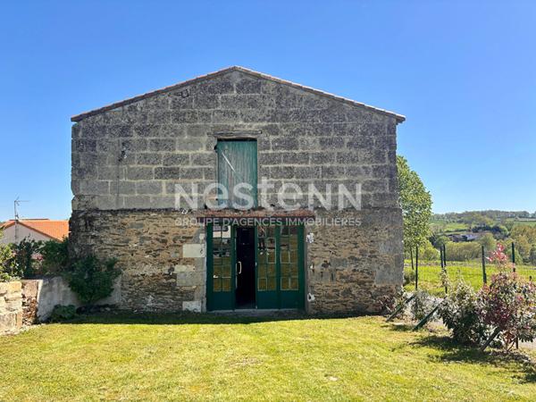 Maison en pierre à rénover avec Grange et terrain constructible ! D6034