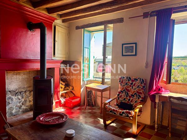Maison en pierre à rénover avec Grange et terrain constructible ! D6034