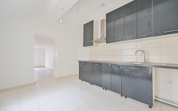 Appartement à vendre    1 pièce • 43,80 m2 Paris 12