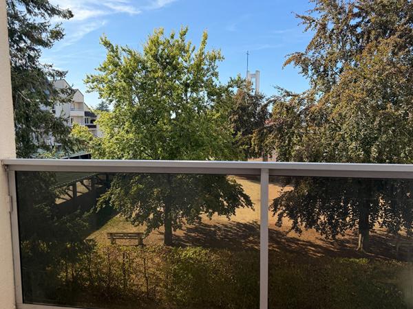 Spacieux appartement 3 pièces et garage fermé  Olivet val